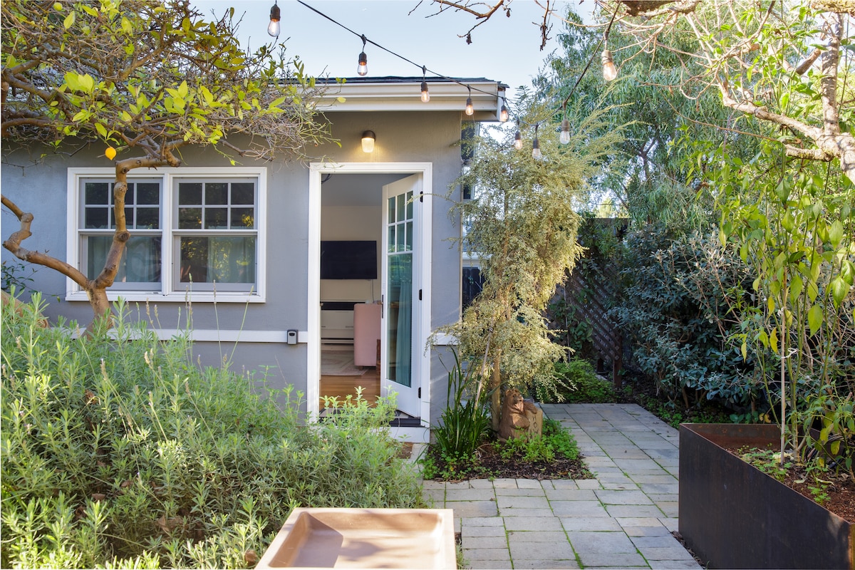 Cottage in Heart of Albany, Steps from Solano Ave - Guesthouses for Rent in  Albany, California, United States - Airbnb