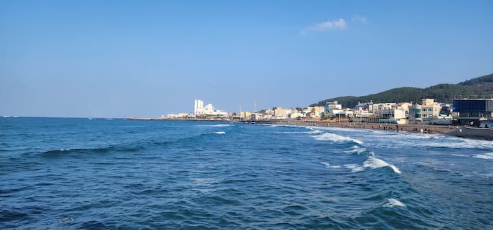 2층넓은공간,서핑,해변2분거리,한달살기,마트,산책코스,원당봉,바다,맛집,맨발걷기,야경,숲길 - Südkorea