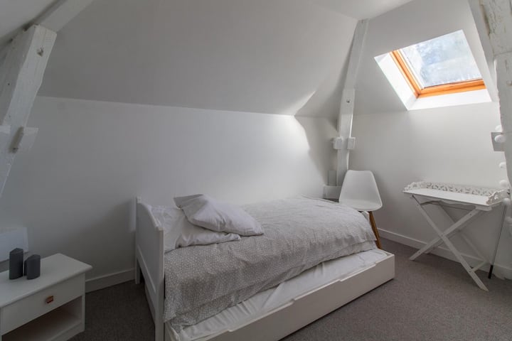 habitación 3 antes del cambio de velux y persiana: camas nido