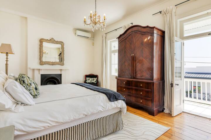 Backup-Powered Victorian House @ GreenPoint Park gallery image 2