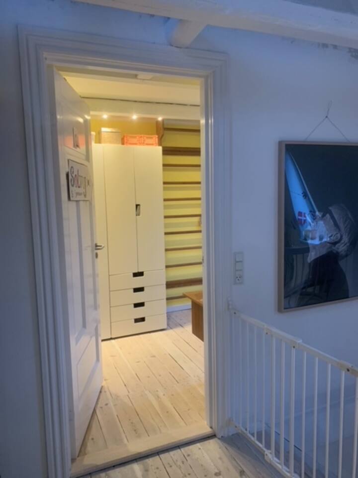 Оваа соба има поткровје