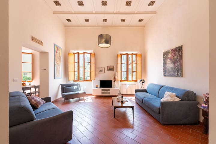 C3 Duomo Deluxe 2 bedrooms apartment with elevator gallery image 2