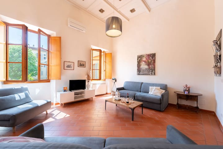 C3 Duomo Deluxe 2 bedrooms apartment with elevator gallery image 4