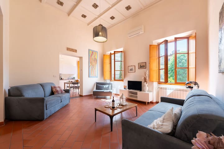 C3 Duomo Deluxe 2 bedrooms apartment with elevator gallery image 3