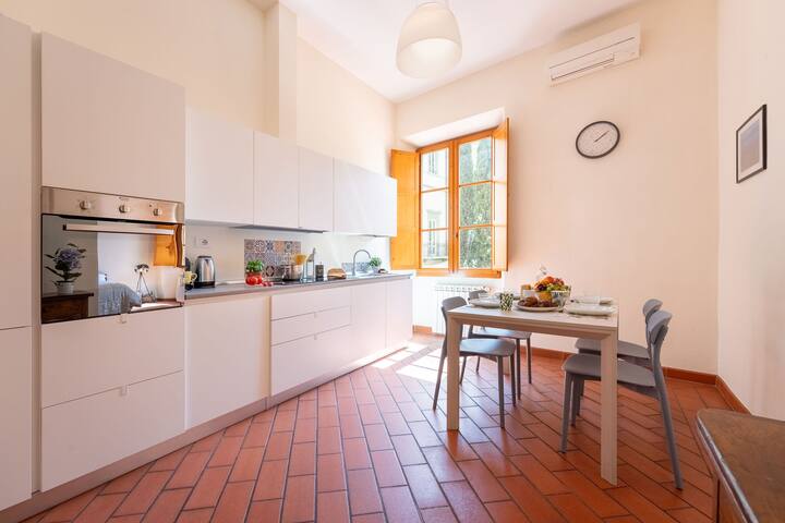 C3 Duomo Deluxe 2 bedrooms apartment with elevator gallery image 5