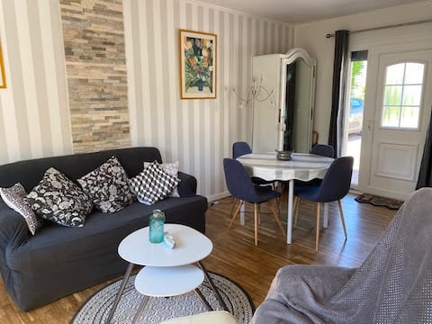 Top performing Airbnb: Vacation cottage 600 m from the beach in Blonville Sur Mer