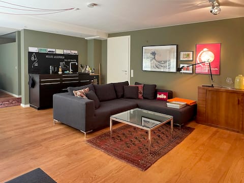 Successful Airbnb property: Relax in central but quiet surrounding opp. park in Winterhude
