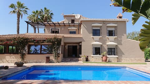 Cortijo Laguna Chico house right on the beach