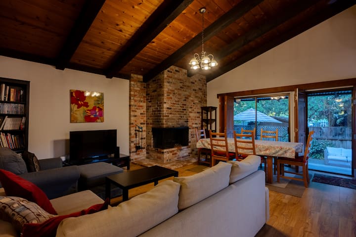Sonoma Family Retreat & Workspace Near Plaza & 30+ Wineries Parking Wi-fi - Glen Ellen, CA