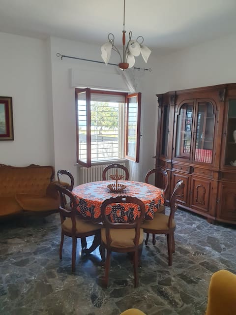 Top performing Airbnb: Sea view apartment for rent in Giulianova
