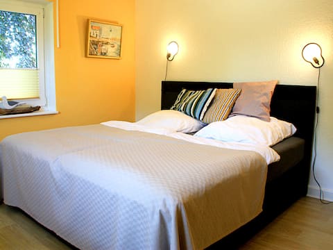 Popular Airbnb listing: Studio with shower/toilet and mini-kitchen in Friedrichskoog