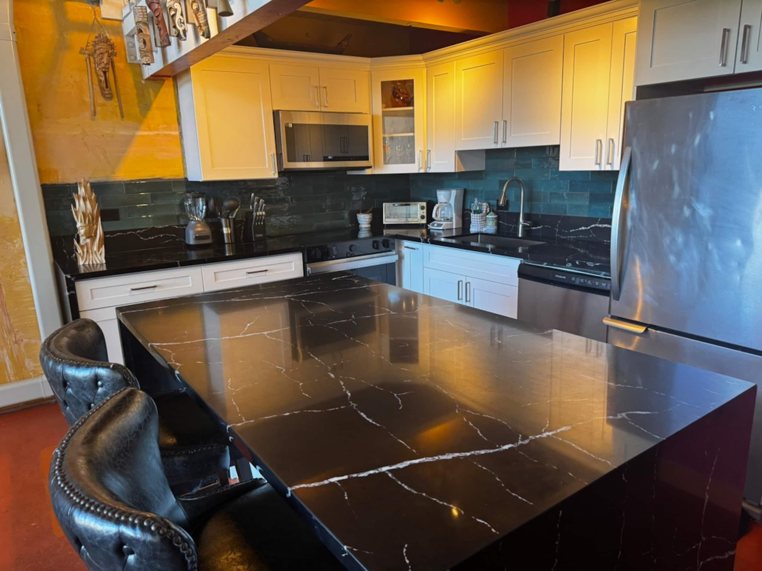 Condo in Kihei · ★4.84 · 2 bedrooms · 3 beds · 1 private bath - Image 3