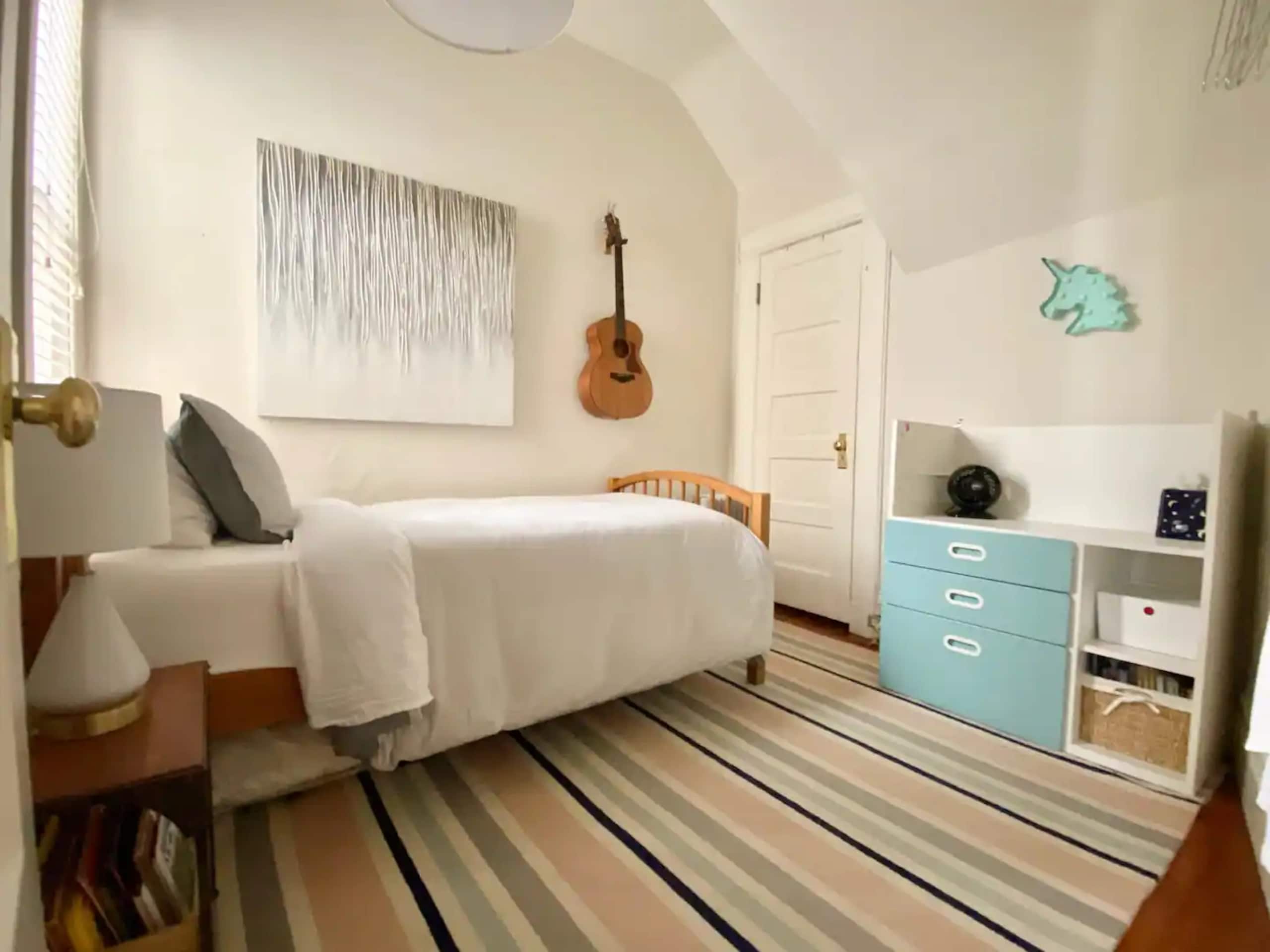 Condo in San Francisco · ★4.97 · 3 bedrooms · 3 beds · 1 bath - Image 18