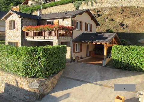 MOUNTAIN HOUSE WITH PRIVATE GARDEN