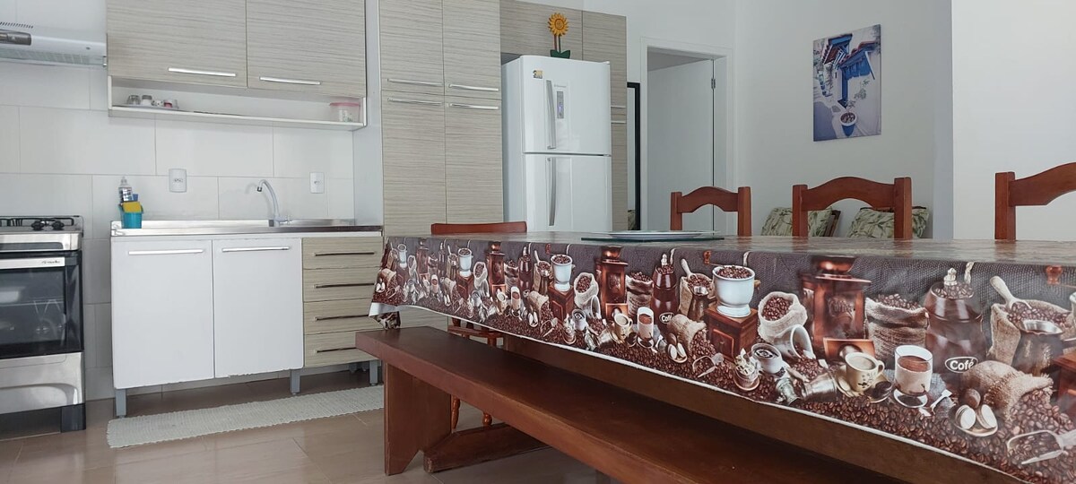 Anúncio popular: Single-story house in Porto Belo, 180 meters from the beach - 3 bedrooms em Porto Belo
