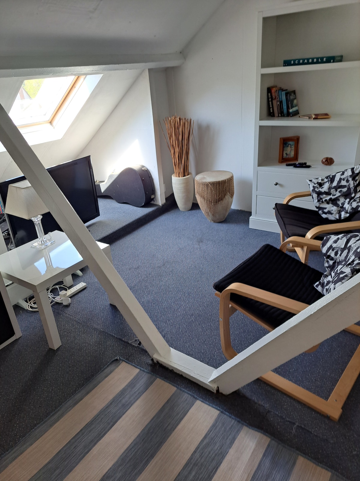 Top Airbnb: Beautifully refurbished 2 bed apartment! in Reading