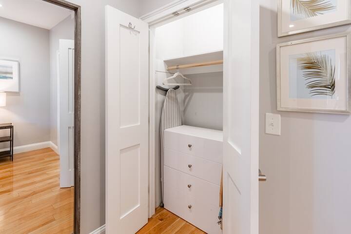 Elegant Home, 7 Mins to Castle Hill & Ocean Cliff gallery image 5