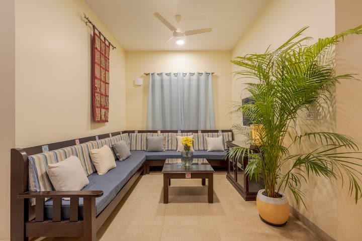 Living room 2 image 5