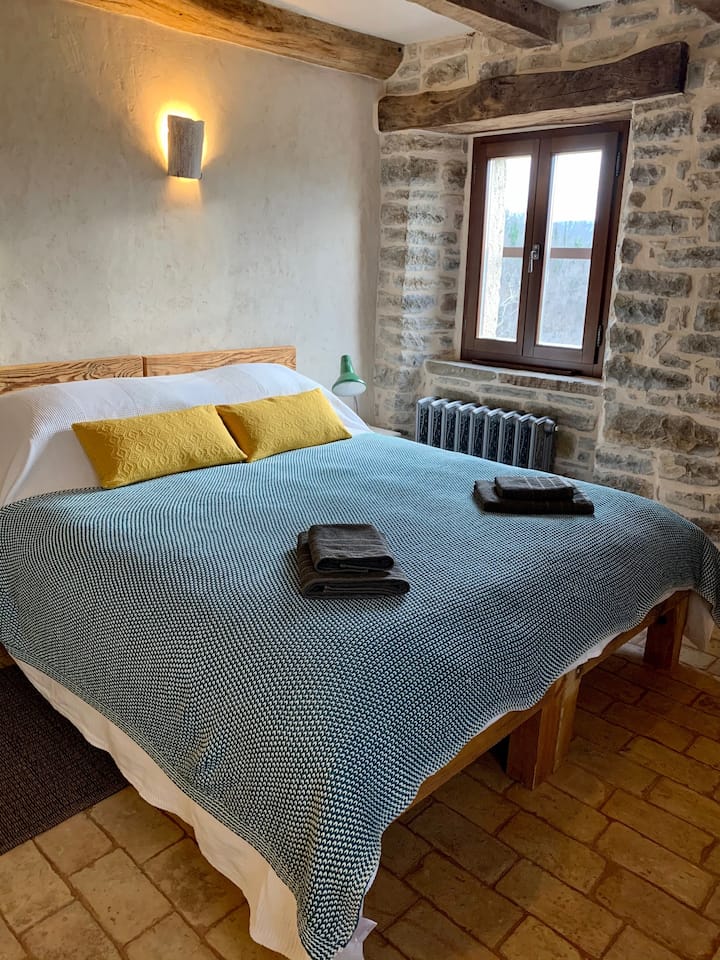 Bedroom 2 can be arranged as one superking bed or two singles. Let us know in advance.