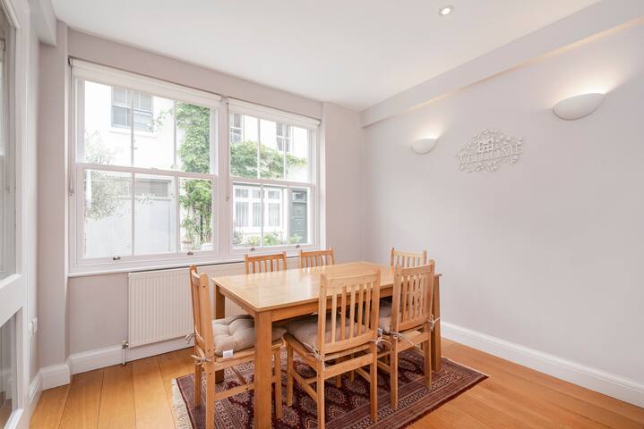 3 bed Mews House Hyde Park London Lancaster Gate gallery image 3