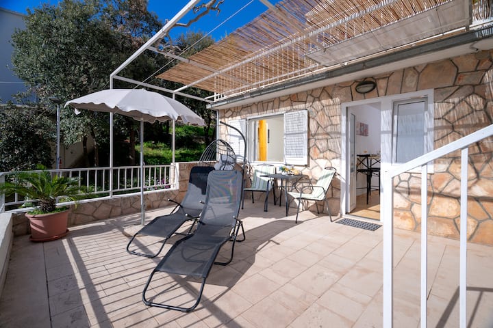 Mini Apt Hvar  Big Terrace & Stunning Sea View! - Hvar