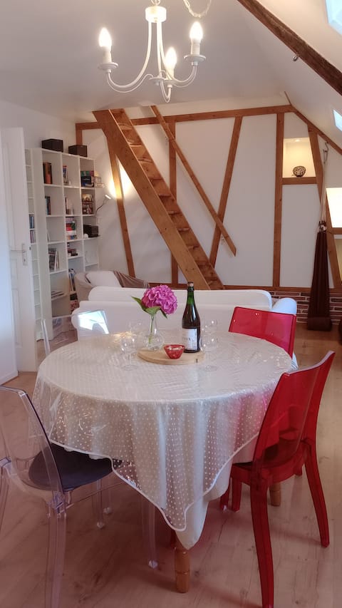 Chez Amélie, right in the Honfleur center