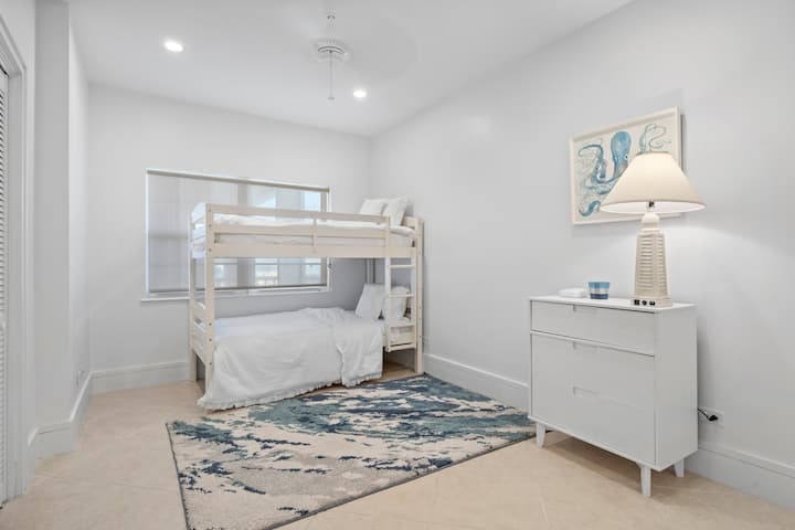 Vitanda vya ghorofa moja vyenye chumba kimoja 