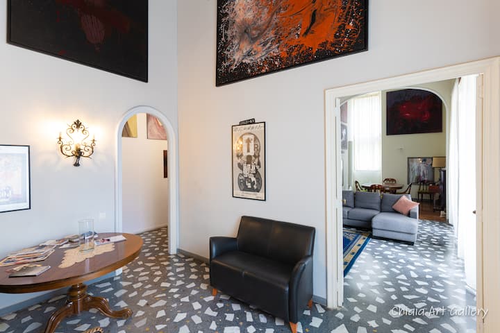 Top Naples - Chiaia Art Gallery - Naples, Italie