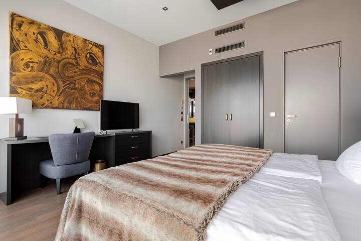 Monbijou Penthouse by Suite.030 gallery image 5