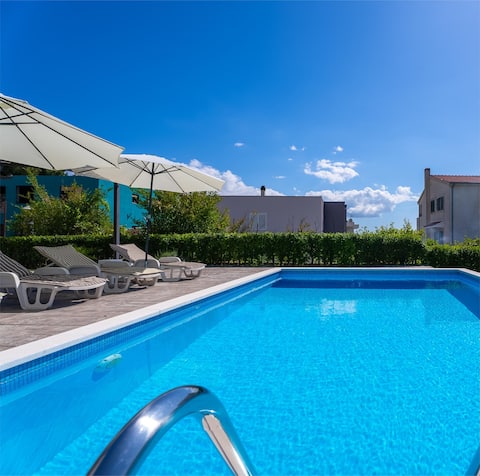 Modern apartment with private pool