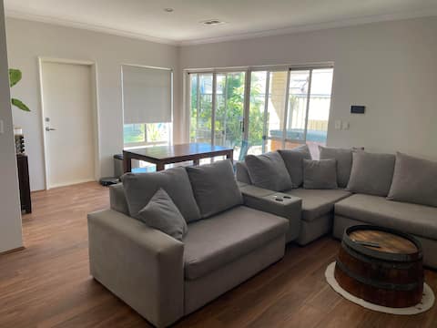 Cosy home with outdoor spa