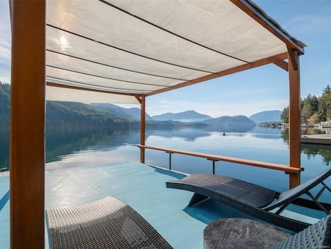 Sproat Lakefront Idyllic Mastercraft Log 'Cabin'