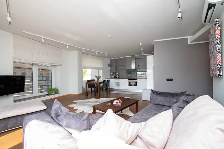 Spacious Seaside Apartment Next To Old Town - Tallin