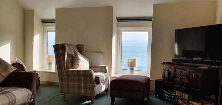 Idyllic Beach Cottage Moelfre - North Wales