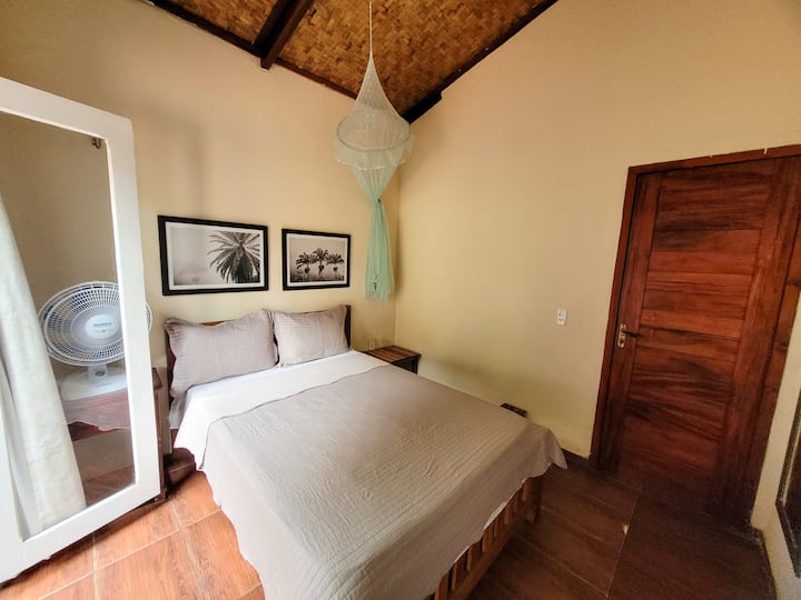 Habitación con cama doble