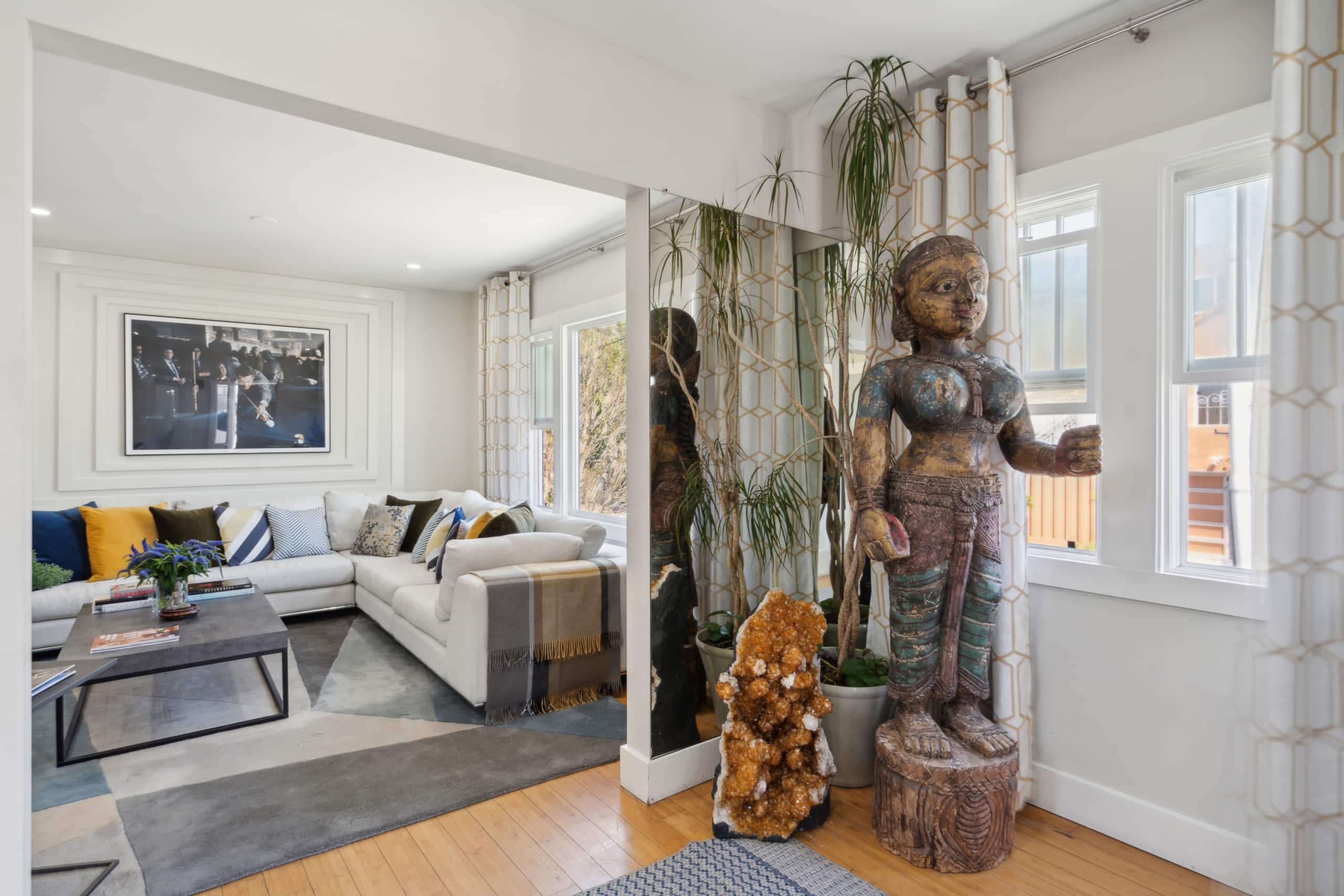 Home in San Francisco · ★4.9 · 3 bedrooms · 3 beds · 3 private baths - Image 9