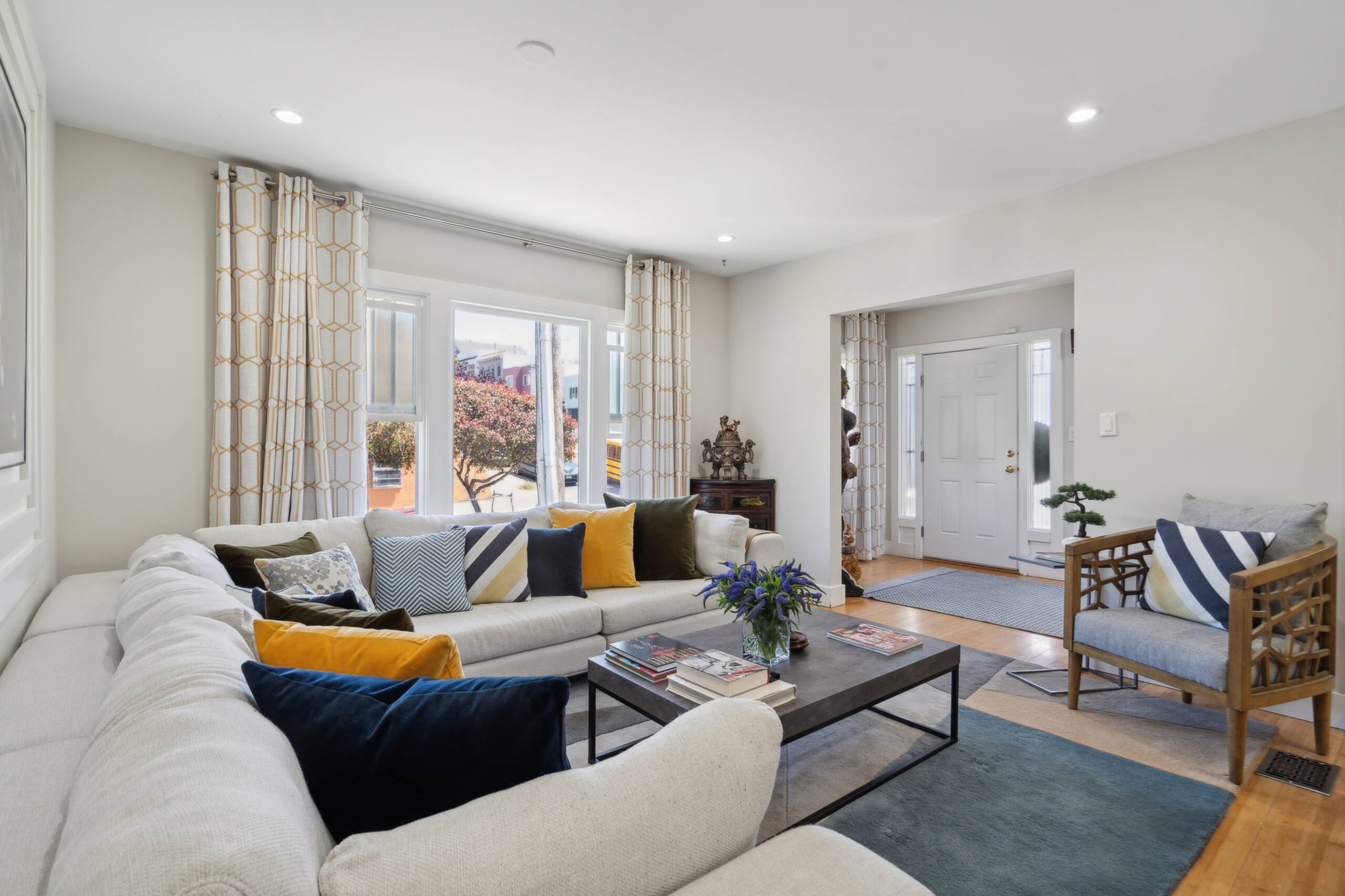 Home in San Francisco · ★4.9 · 3 bedrooms · 3 beds · 3 private baths - Image 7