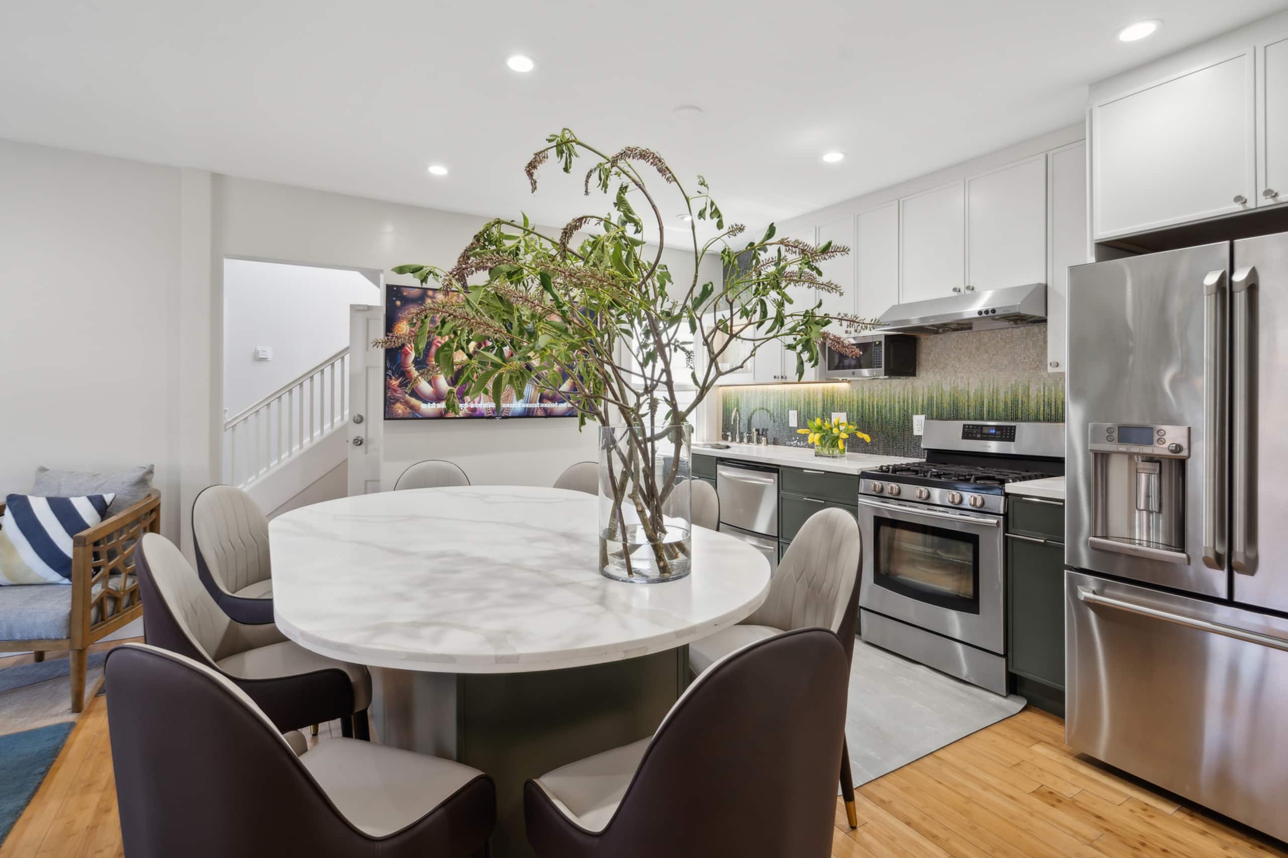 Home in San Francisco · ★4.9 · 3 bedrooms · 3 beds · 3 private baths - Image 18
