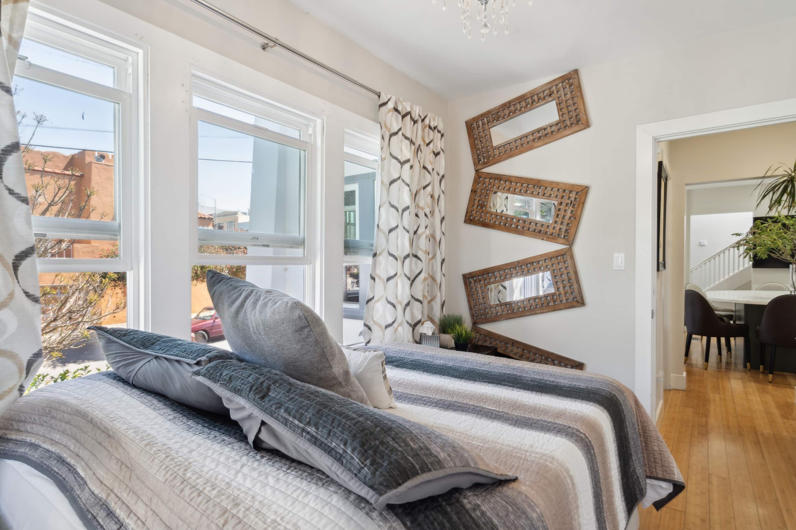 Home in San Francisco · ★4.9 · 3 bedrooms · 3 beds · 3 private baths - Image 37