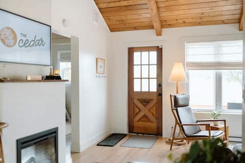 Popular Airbnb listing: Cozy Waterfront Cottage w. Sauna |25 min to Sydney in Cape Breton
