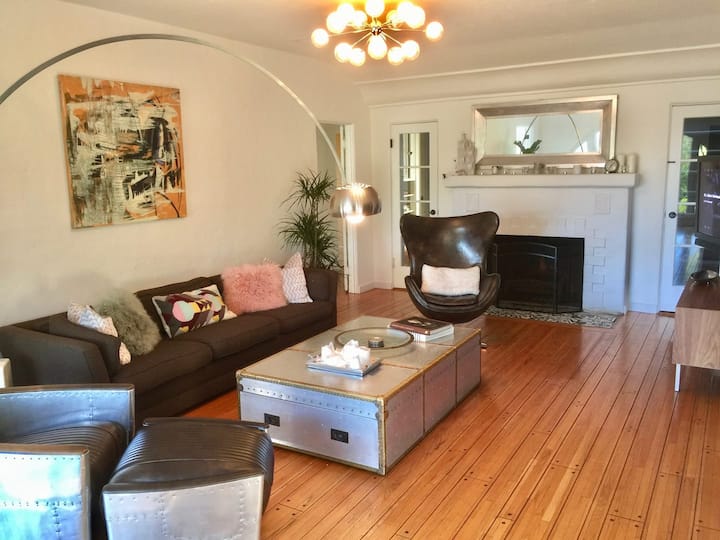 Classic Eagle Rock Hilltop Retreat With 360° Views - Los Angeles, CA