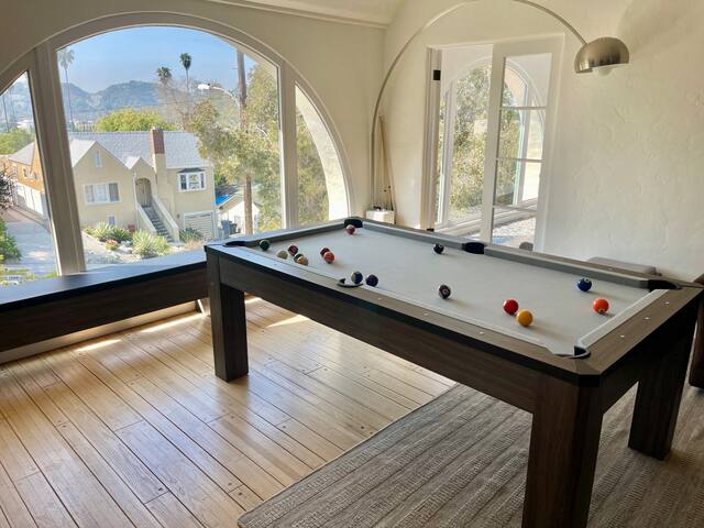 Classic Eagle Rock Hilltop Retreat with 360° Views gallery image 4