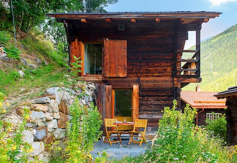 Vacation in the listed Spycher in Niederwald