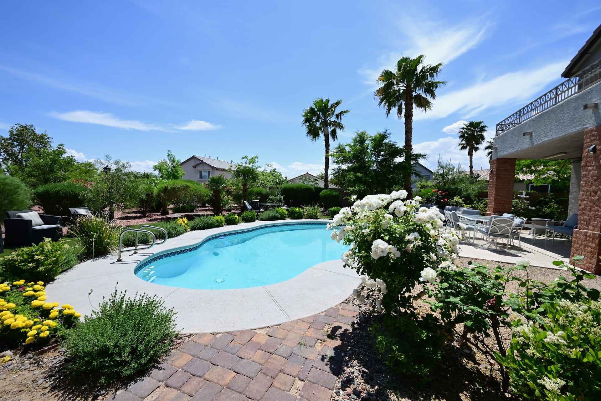 Resort-Stil mit großem Garten und privatem Pool!