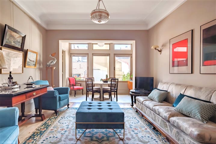 Elegant Art Deco Apartment by Grandmother Victoria gallery image 4