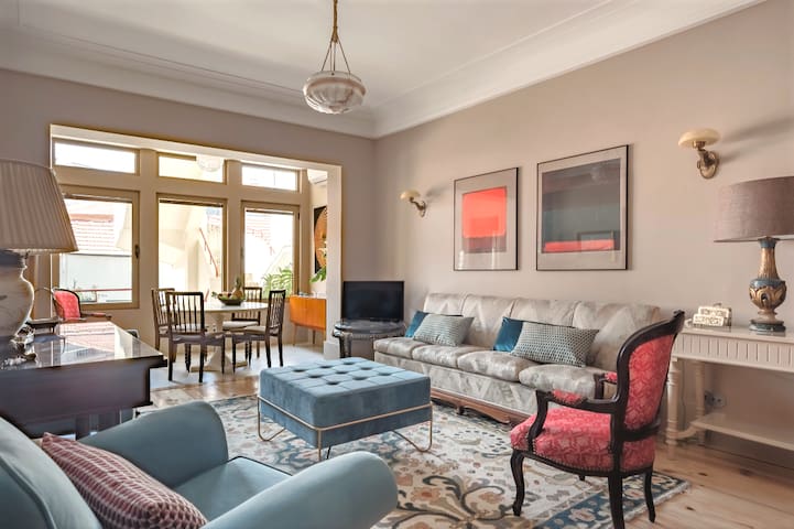 Elegant Art Deco Apartment by Grandmother Victoria