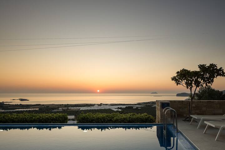 Villa Elpida I Sea view & heated* pool! gallery image 2