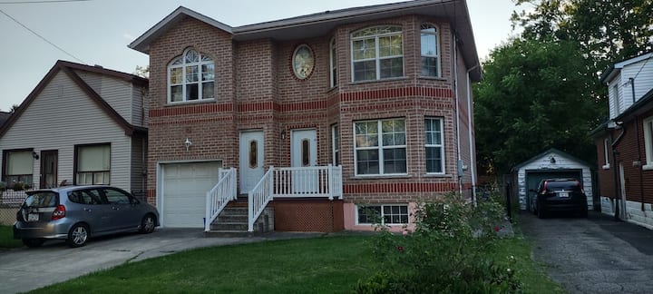 1-bdrm Apartment 3 Min Walk To Mcmaster University - カナダ ハミルトン