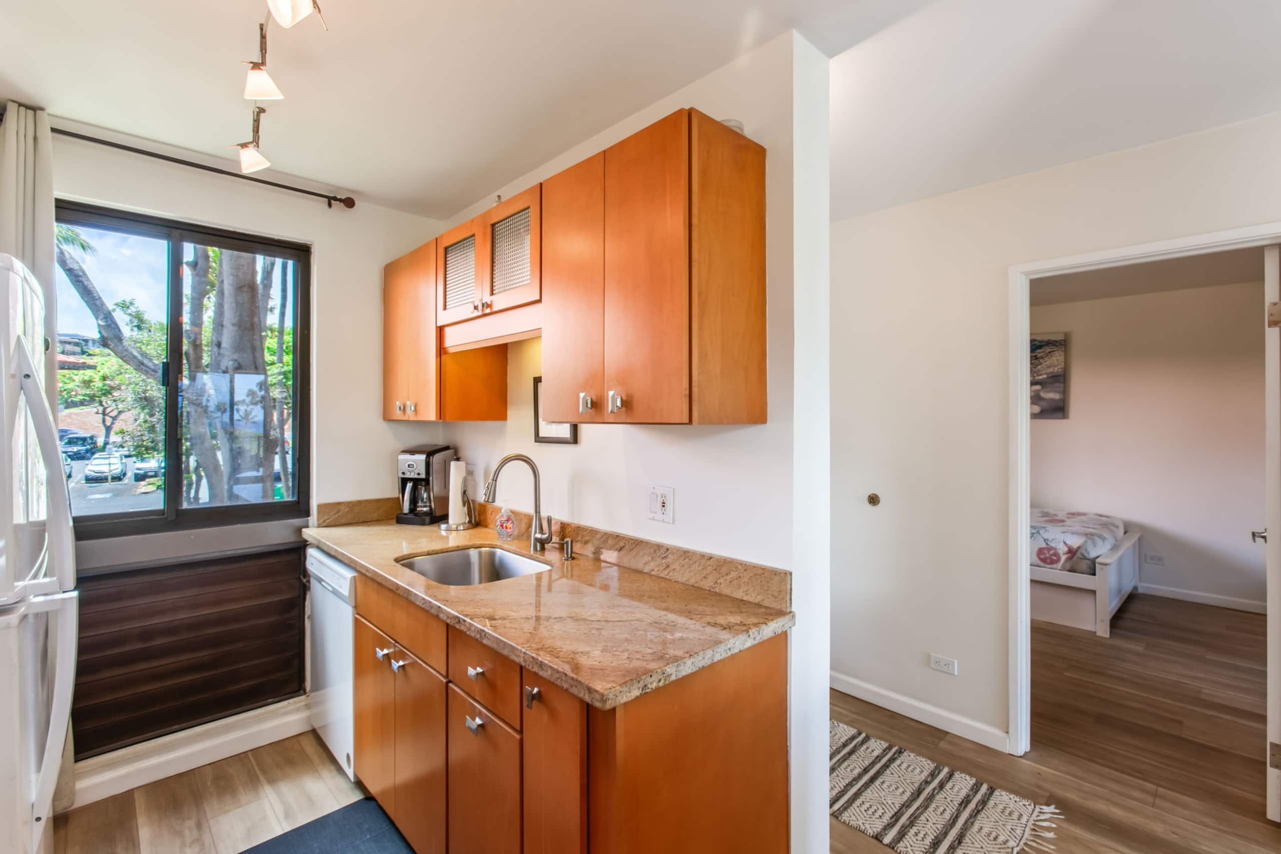 Condo in Lahaina · ★4.73 · 2 bedrooms · 3 beds · 2 baths - Image 18