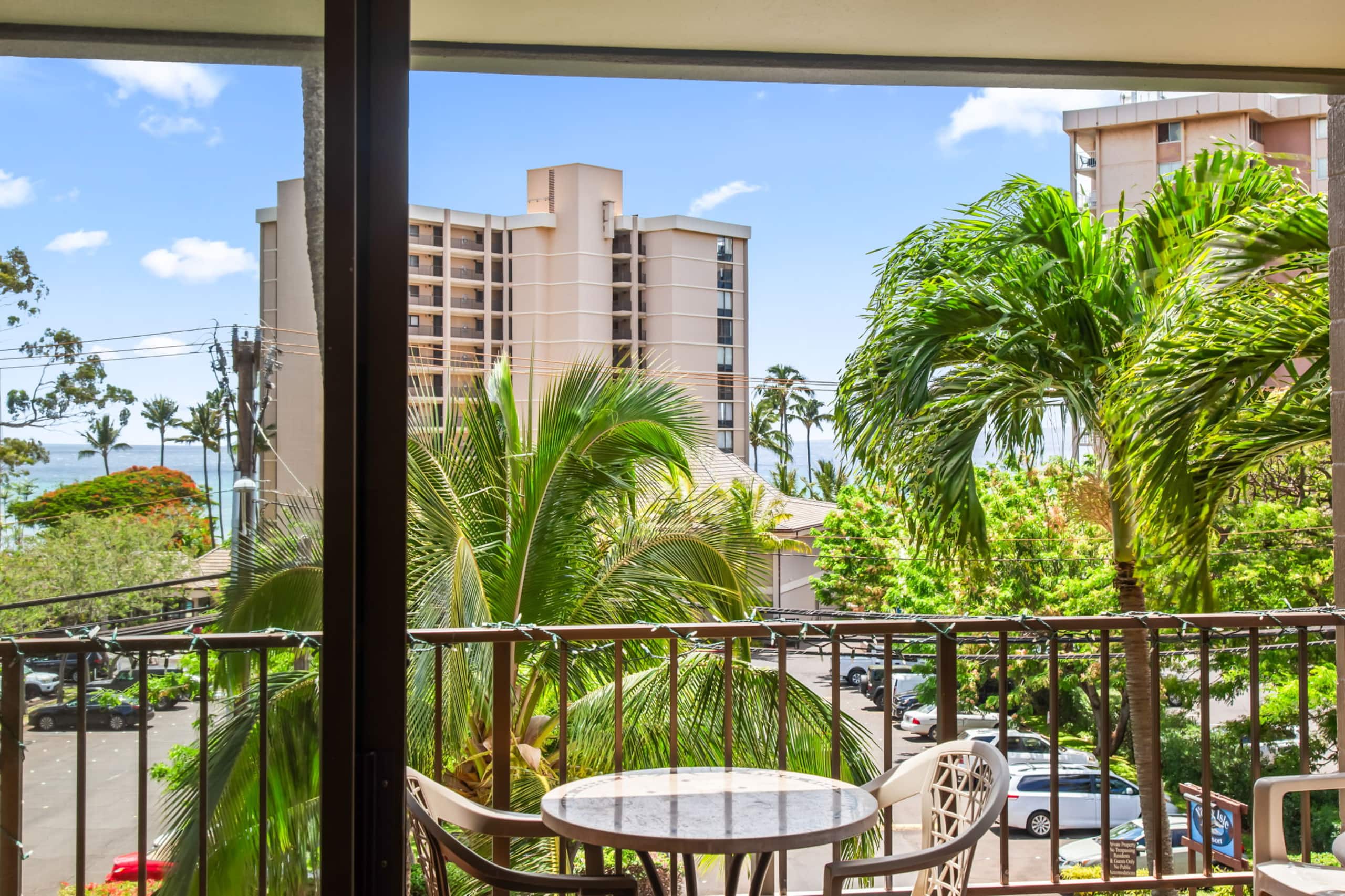 Condo in Lahaina · ★4.73 · 2 bedrooms · 3 beds · 2 baths - Image 51